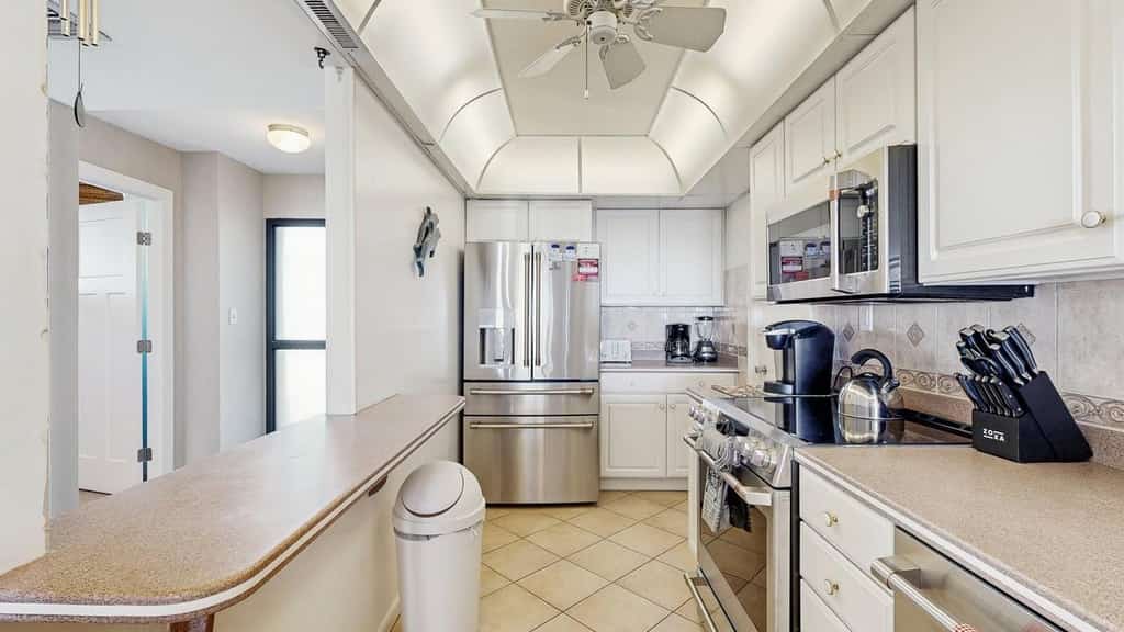 Sea Colony 7th floor condo with pools, tennis/pickle ball courts, fitness center