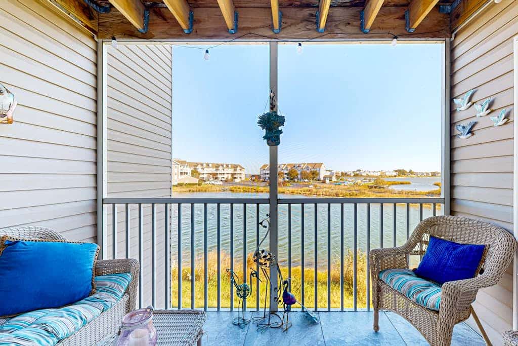 Bethany Bay spacious condo w/shared pool, water view & golf course