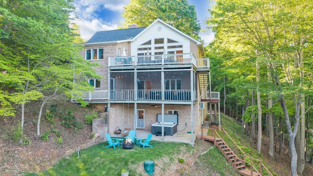 Heron's Cove - Pet friendly, Private Dock!