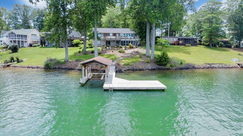 Cove Retreat - Spacious 7 bedroom home!