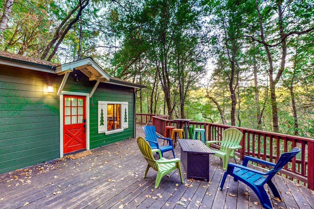 The Lazy Bear - Forestville Dog-Friendly Forest Cabin with Hot Tub