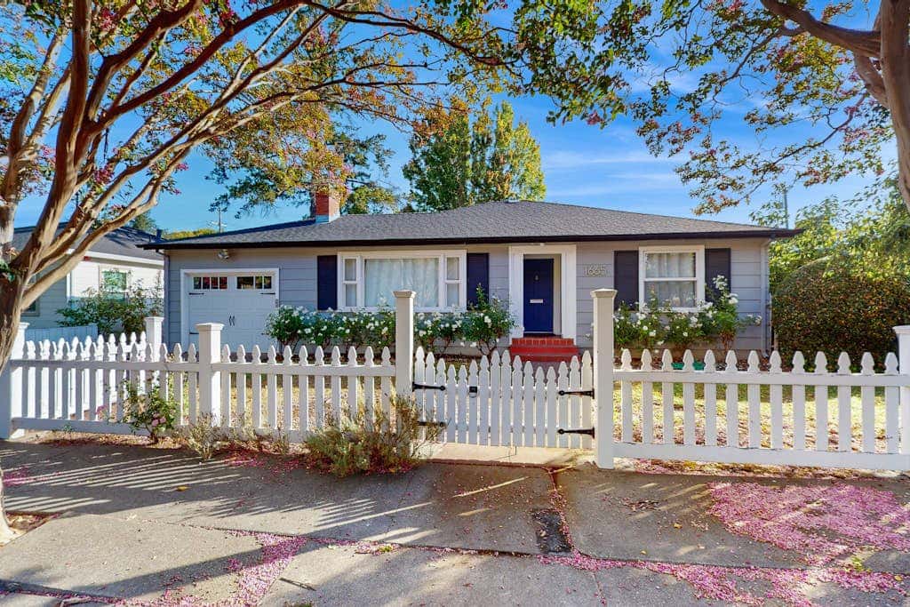 James House - Updated Santa Rosa Home with Shaded Patio