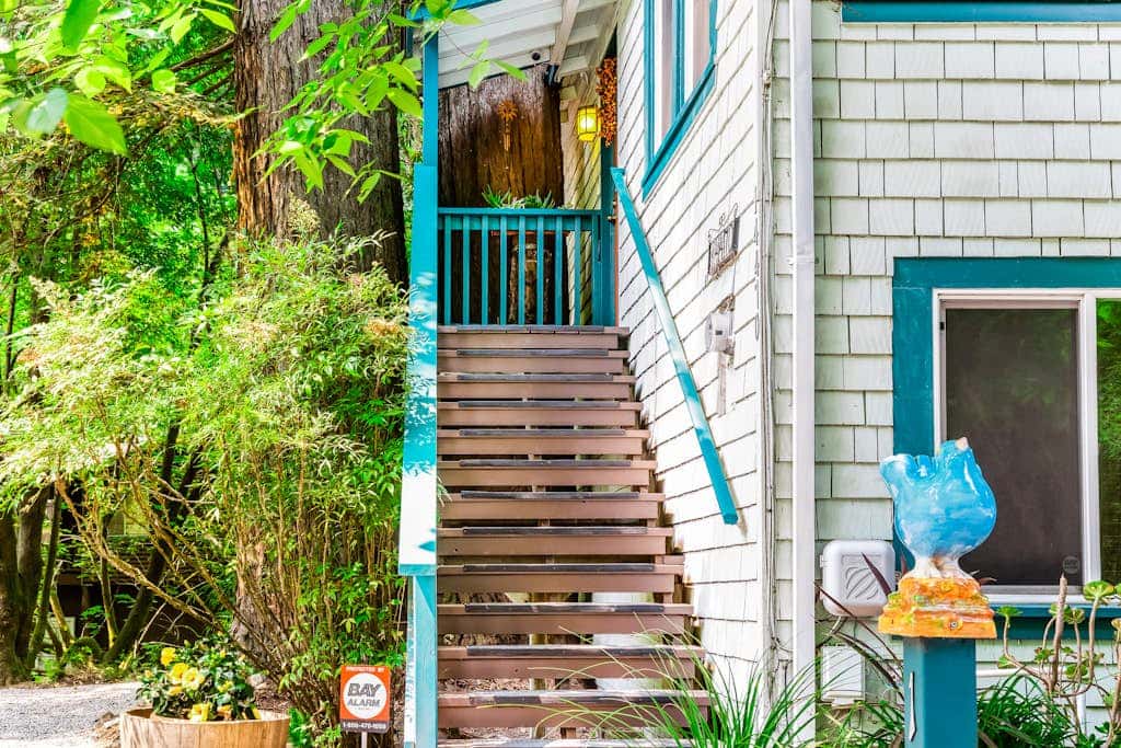 Creek House - Guerneville Dog-Friendly Redwood Retreat with Deck