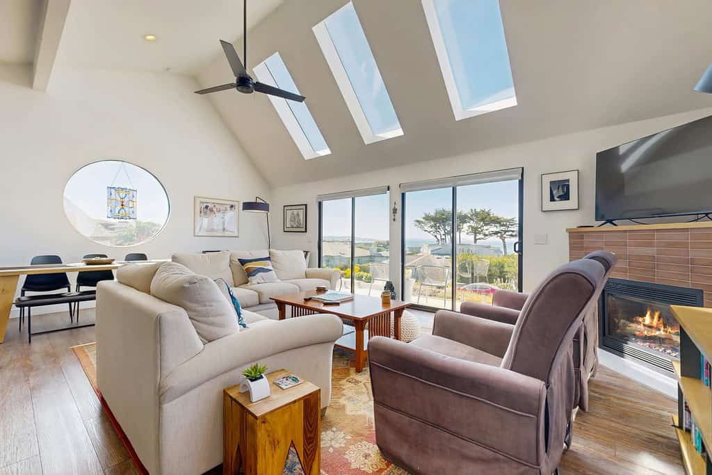 Wake to ocean views from this hillside retreat overlooking Bodega Bay's 11th fairway. Soak up panoramic water views from the front balcony or unwind on the back deck facing the golf course. Two king suites and a game room with pool table make this ideal for two couples. Just 0.3 miles from Pinnacle Gulch Trail and 1.2 miles from The Dog House restaurant. The rugged Sonoma Coast beckons — where gray whales cruise past rocky headlands and fresh crab sandwiches taste better with salt air.