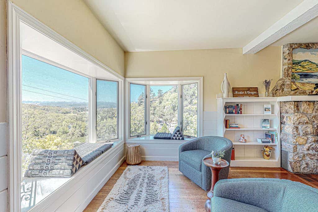 Dragon Cottage - Healdsburg Fitch Mountain Cottage with River Valley Views