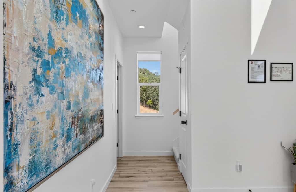 Chardonnay Getaway - Glen Ellen Dog-Friendly Hillside Retreat with Hot Tub & Valley Views