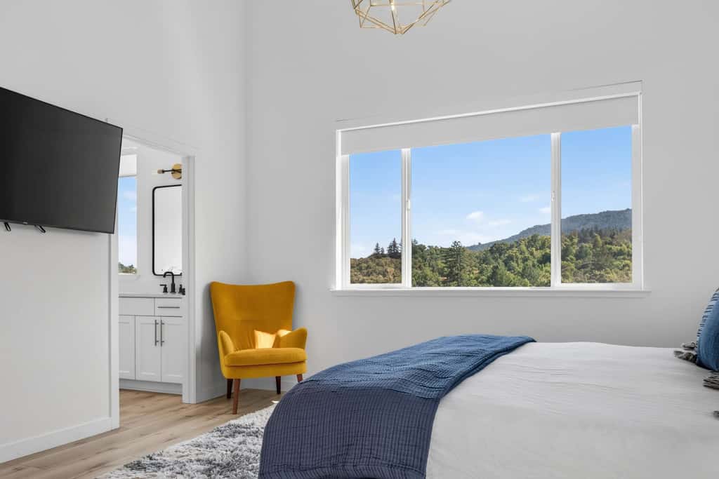 Chardonnay Getaway - Glen Ellen Dog-Friendly Hillside Retreat with Hot Tub & Valley Views