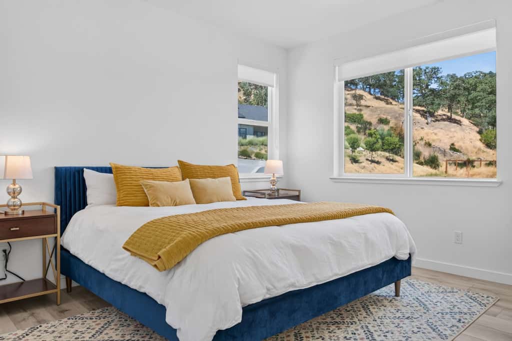 Chardonnay Getaway - Glen Ellen Dog-Friendly Hillside Retreat with Hot Tub & Valley Views