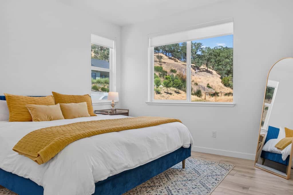Chardonnay Getaway - Glen Ellen Dog-Friendly Hillside Retreat with Hot Tub & Valley Views