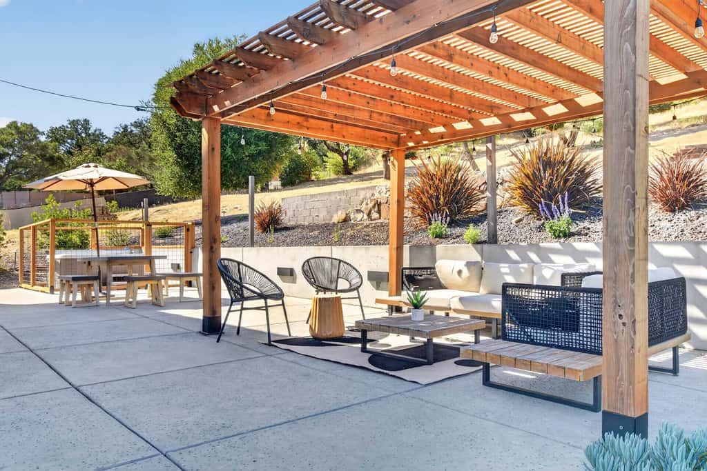 Chardonnay Getaway - Glen Ellen Dog-Friendly Hillside Retreat with Hot Tub & Valley Views