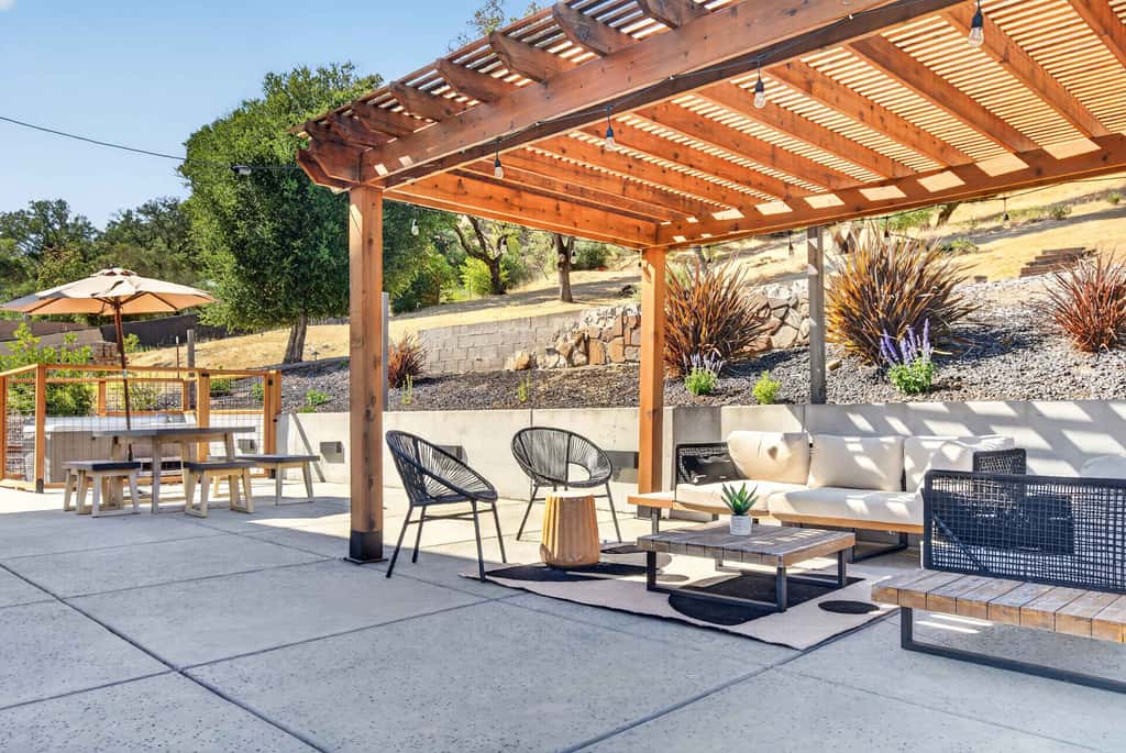 Chardonnay Getaway - Glen Ellen Dog-Friendly Hillside Retreat with Hot Tub & Valley Views