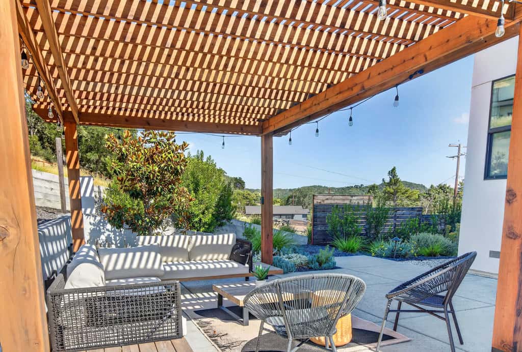 Chardonnay Getaway - Glen Ellen Dog-Friendly Hillside Retreat with Hot Tub & Valley Views