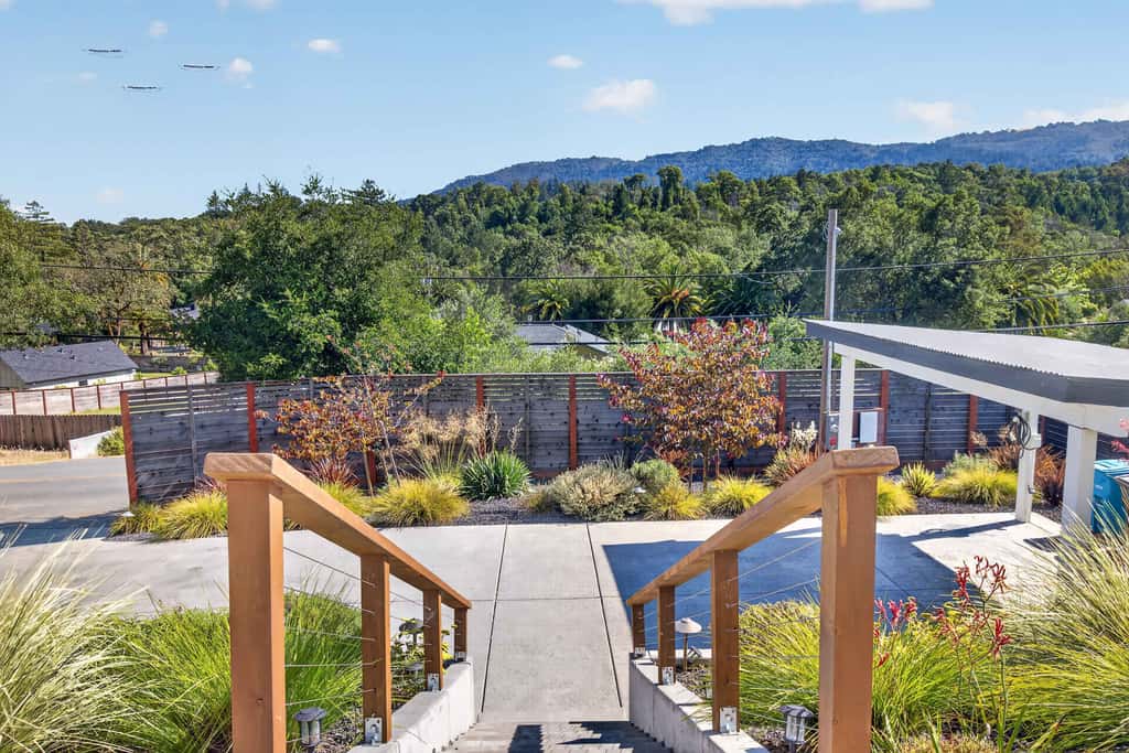 Chardonnay Getaway - Glen Ellen Dog-Friendly Hillside Retreat with Hot Tub & Valley Views