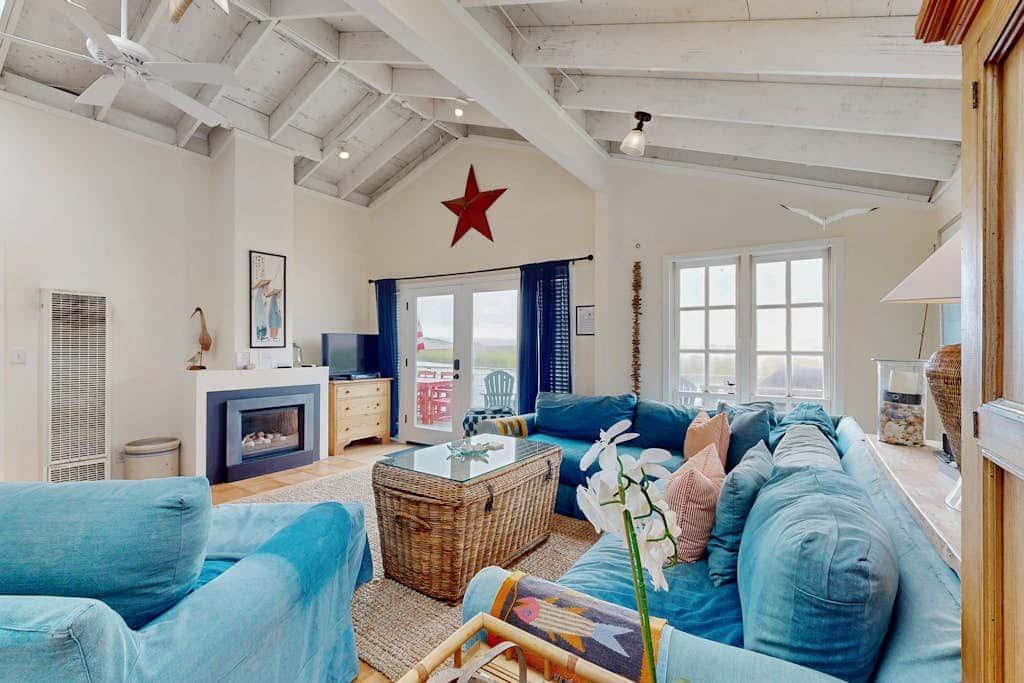 Mar-Tiny - Bodega Bay Salmon Creek Waterfront Cottage for Two and Dogs