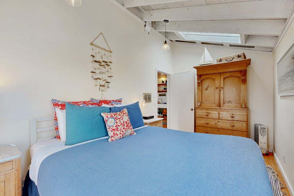 Mar-Tiny - Bodega Bay Salmon Creek Waterfront Cottage for Two and Dogs