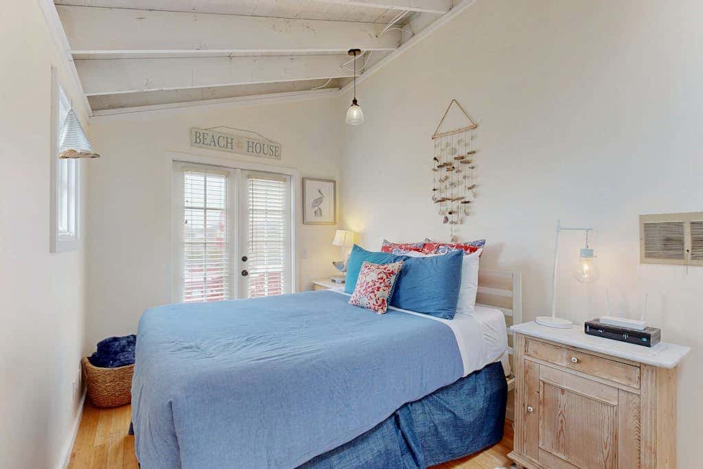 Mar-Tiny - Bodega Bay Salmon Creek Waterfront Cottage for Two and Dogs