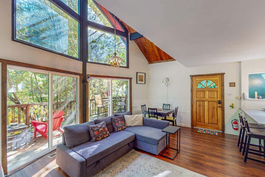 Little House on the Creek - Cazadero Dog-Friendly Creekside Cottage in Redwoods