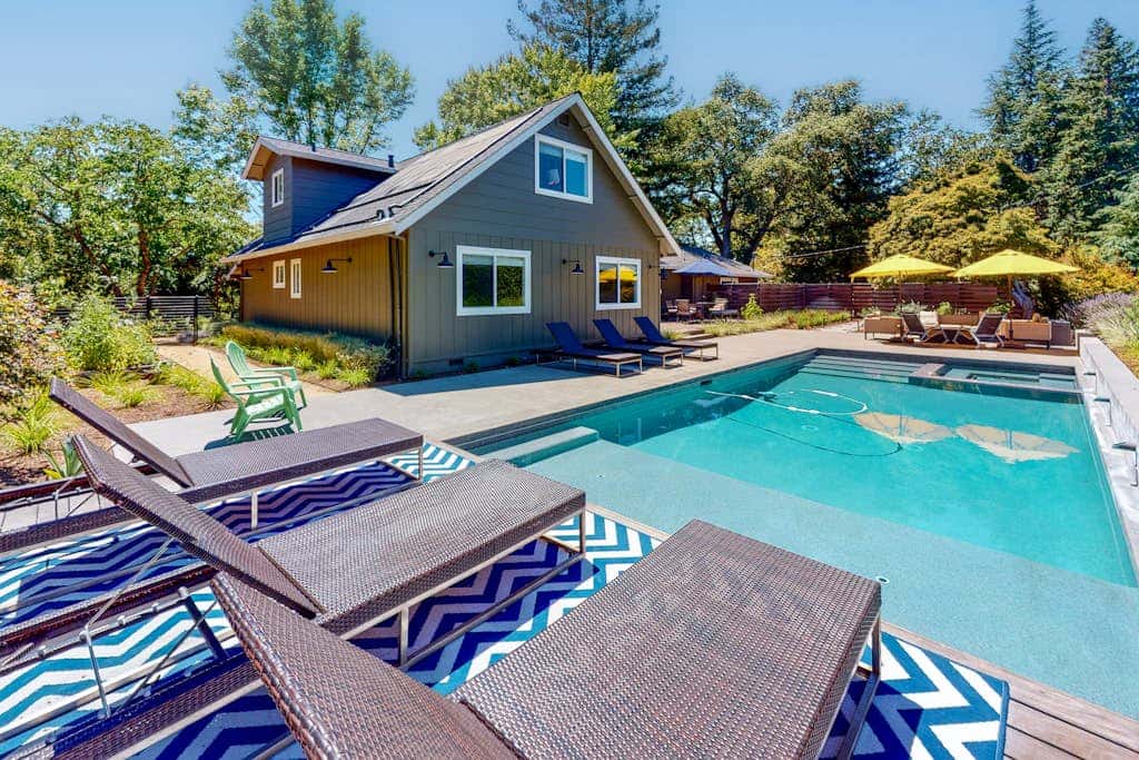 Modern Country Retre - Modern Sonoma Farmhouse with Pool & Hot Tub