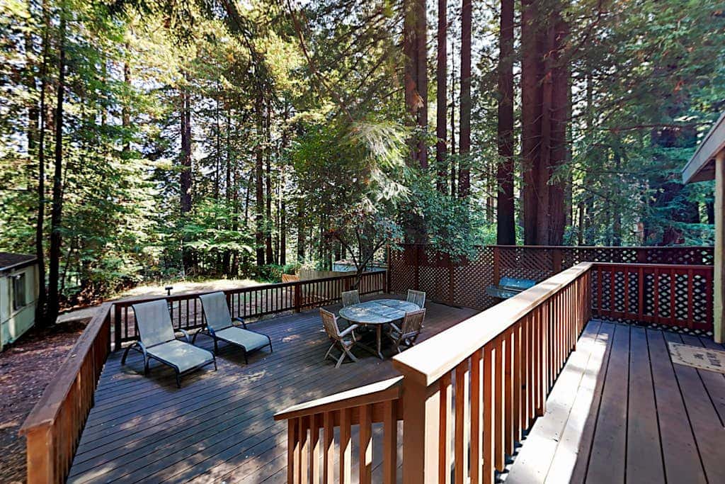 Wagging Woods - Cazadero Dog-Friendly Redwood Cabin with Hot Tub and Wood Stove