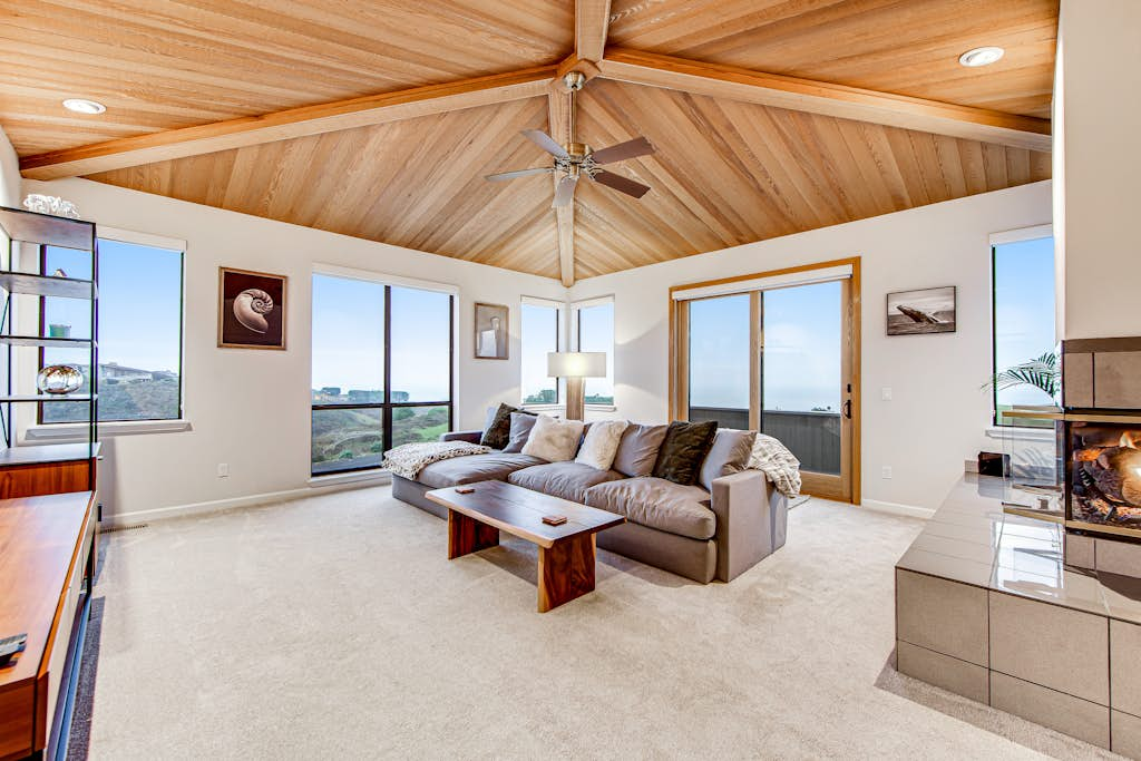 Latitude 38 - Bodega Bay Oceanview Home by Golf Course