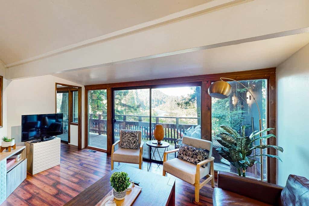 Monte Rio Vista Lodge - Dog-Friendly Russian River View Retreat with Hot Tub