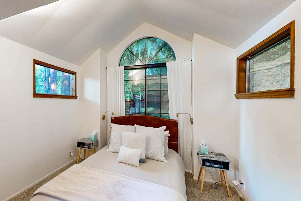 Monte Rio Vista Lodge - Dog-Friendly Russian River View Retreat with Hot Tub