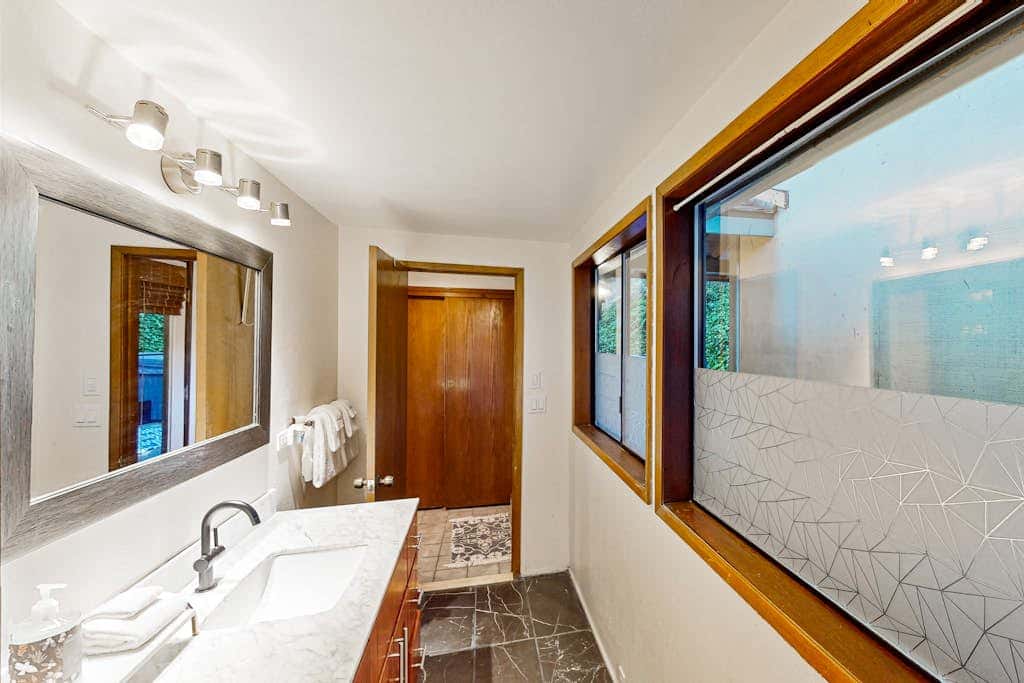 Monte Rio Vista Lodge - Dog-Friendly Russian River View Retreat with Hot Tub