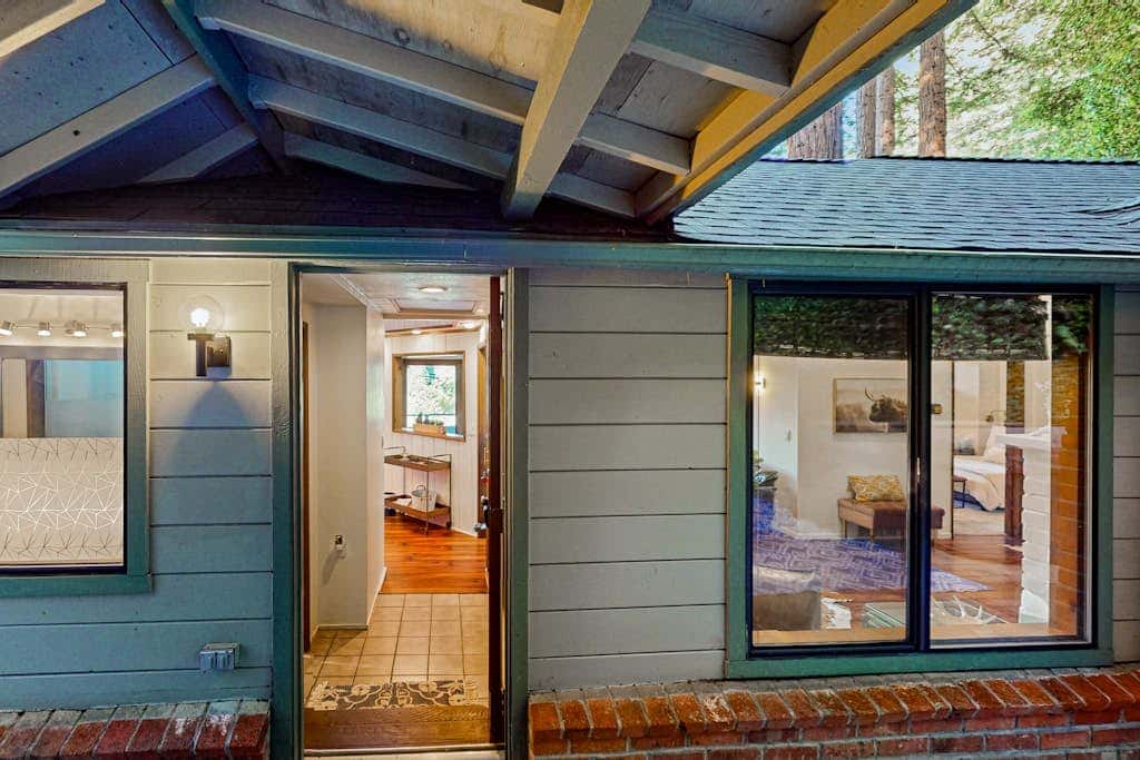 Monte Rio Vista Lodge - Dog-Friendly Russian River View Retreat with Hot Tub