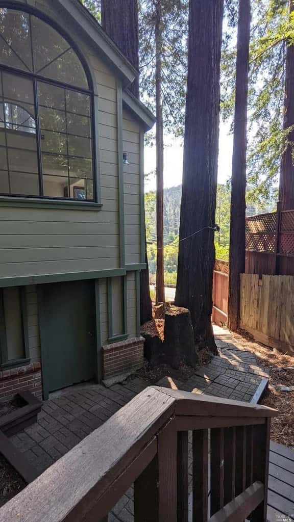 Monte Rio Vista Lodge - Dog-Friendly Russian River View Retreat with Hot Tub