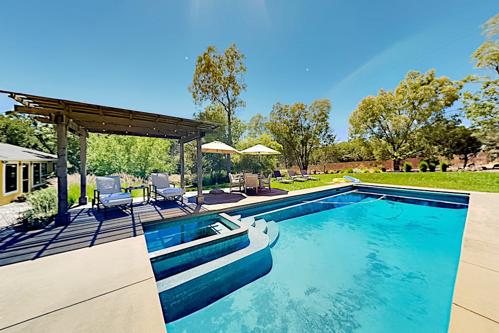 Warm Springs Retreat - Glen Ellen Heated Pool Estate on 5 Secluded Acres