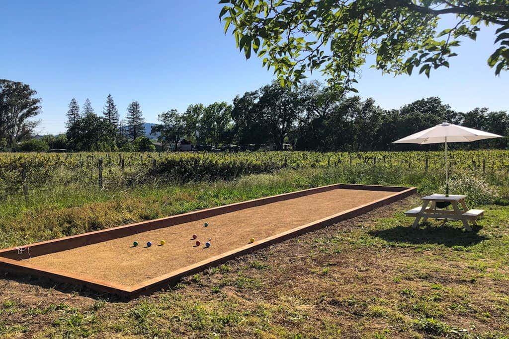 Bird and Barrel Vineyard Farmhouse - Healdsburg Wine Country Retreat with Game Barn