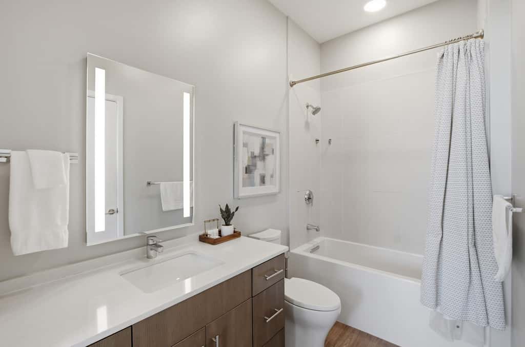 Luxury Escape with Pool & Fitness Center Access
