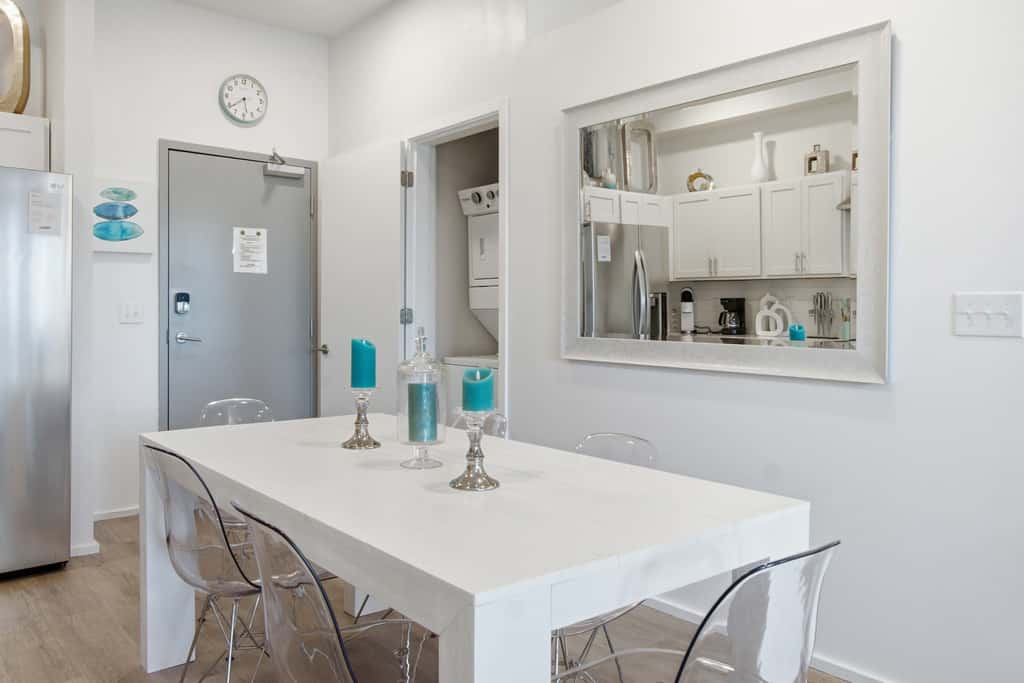 Ultramodern Condo Stay in Luxury Complex, Sleeps 5