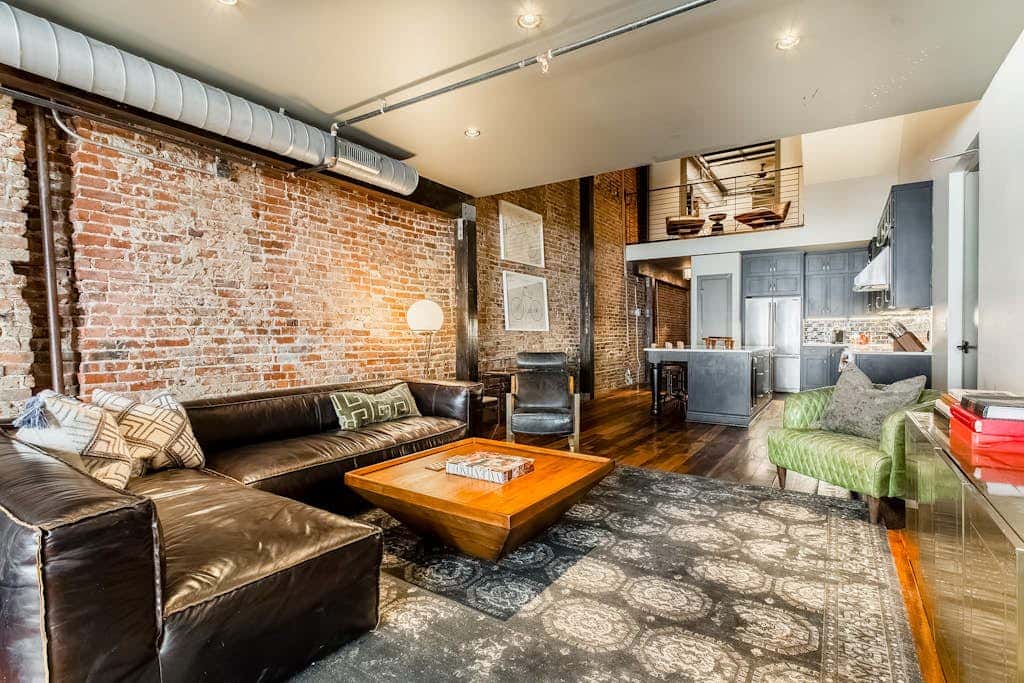 Charming 4 BR Loft Getaway with Wet Bar, Sleeps 14