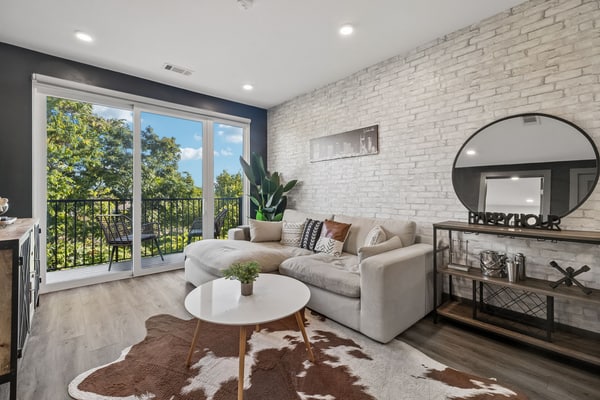 Stay near Downtown Nashville and Broadway at this modern 1-bedroom condo at The Muse. Enjoy a private balcony, rooftop lounge, fitness center, full kitchen, in-unit washer and dryer, and self check-in. Sleeps 4 with a king bed and two twin beds. Close to Ascend Amphitheater, Music City Center, Bridgestone Arena, Country Music Hall of Fame, and Nashville’s top entertainment.
