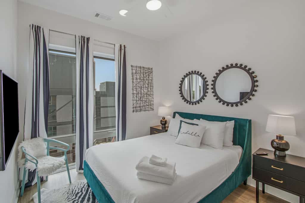 2 Mi to Downtown Nashville・Spacious Chic Condo