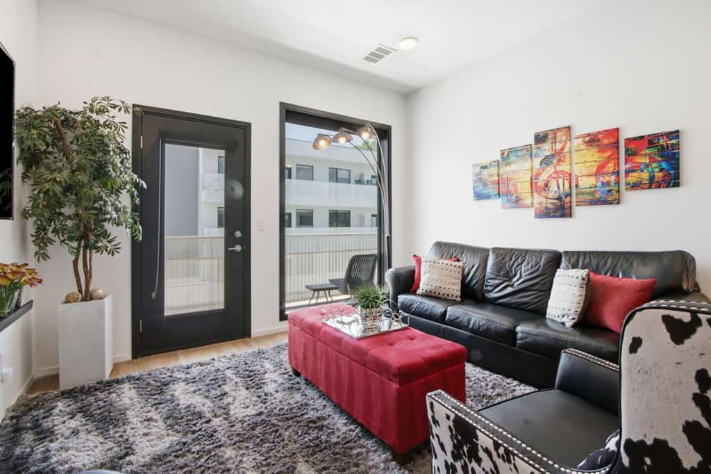 Chic Corner Condo Escape with Seasonal Pool Access