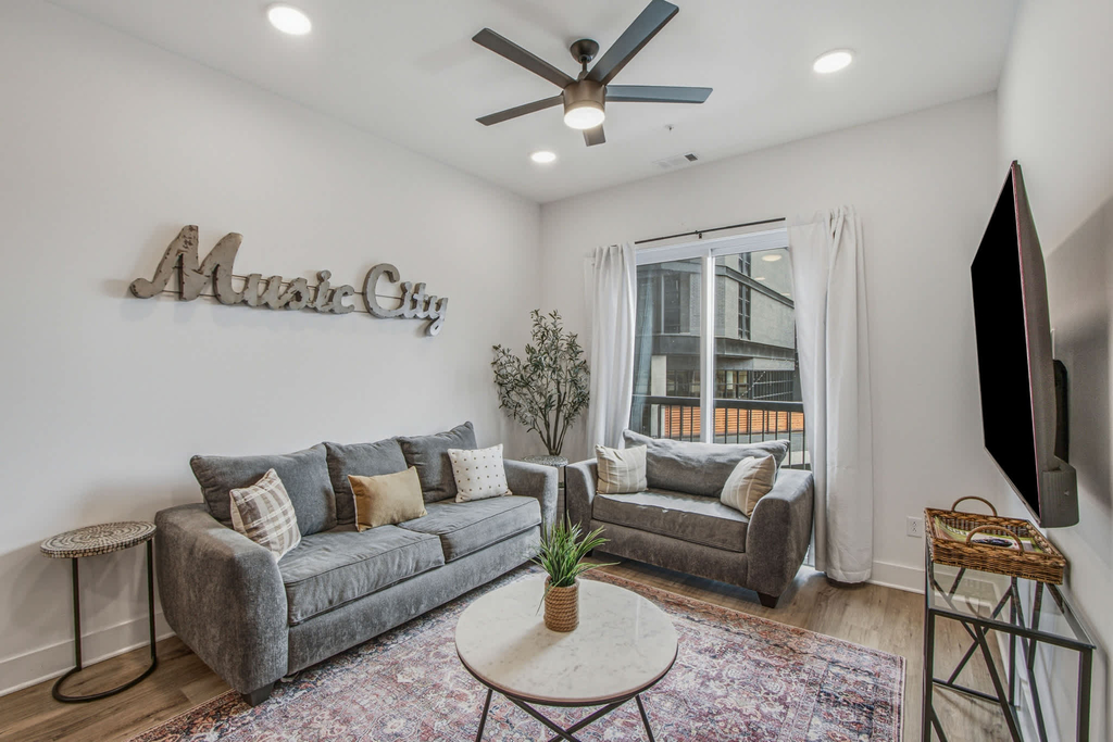 Dog-ok! Condo with Rooftop Deck Access, Sleeps 8