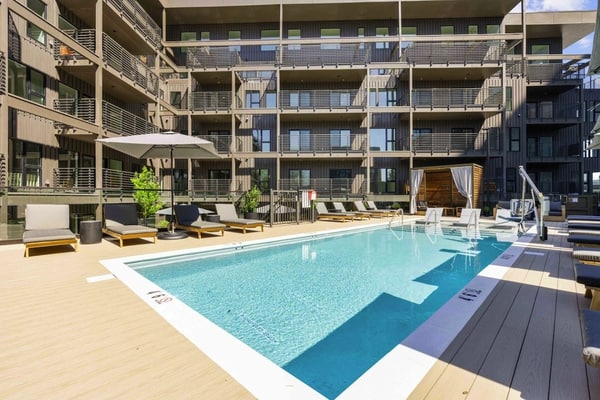 Stay in Nashville’s vibrant SoBro area in this modern 1-bedroom condo, conveniently located near Broadway, Music City Center, Country Music Hall of Fame, Bridgestone Arena, and Ascend Amphitheater. Sleeps 4 with a full kitchen, comfortable living space, private balcony access, and in-unit washer/dryer. Guests also have access to a shared pool, fitness center, cabana, grilling area, and firepit.