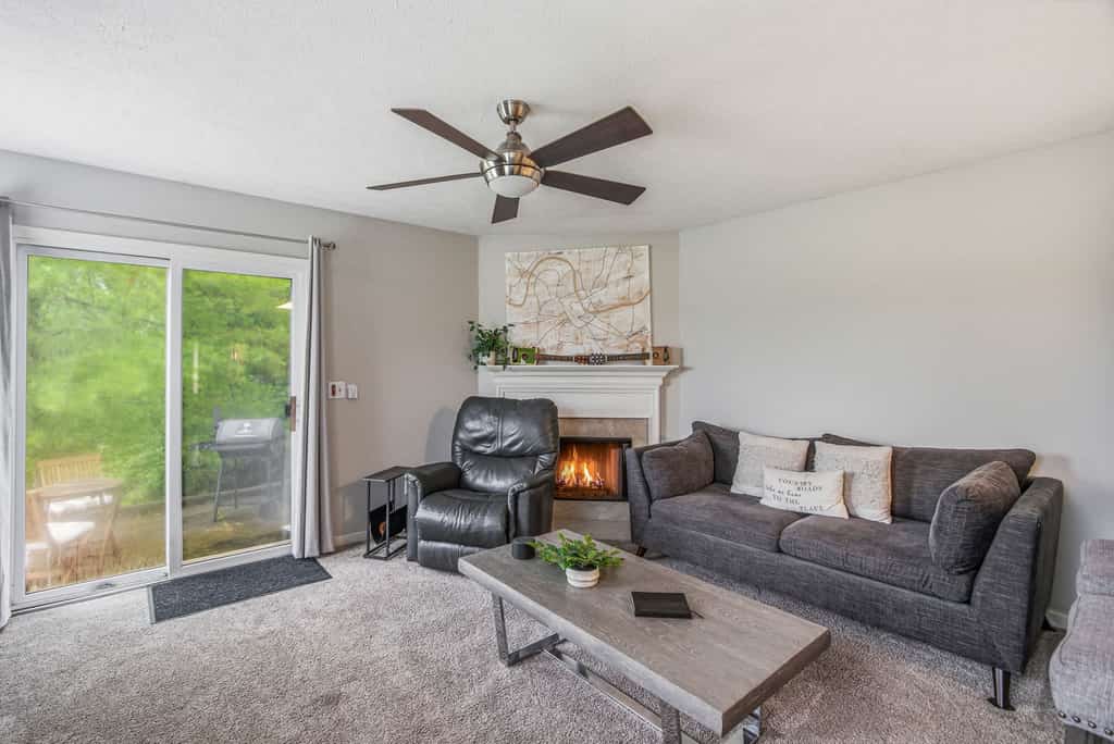 Stay in a modern 2-bedroom, 2.5-bath townhome at Nashboro Golf Club, featuring a seasonal community pool, full kitchen, private washer/dryer, free parking, and outdoor space. Enjoy a quieter setting with convenient access to BNA, Downtown Nashville, Broadway, Nashville Zoo, Grand Ole Opry, Country Music Hall of Fame, and Percy Priest Lake.