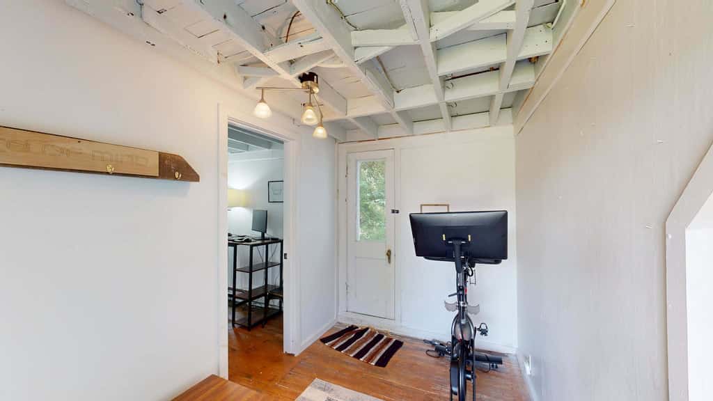 The Three Seasons - Centrally located house in Lake Leelanau