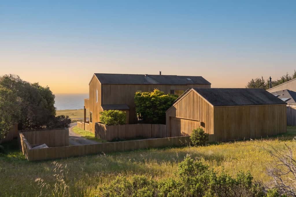 Nowell House - Stunning Oceanfront Sea Ranch home in West Meadow, private hot tub & 3-ensuite bedrooms