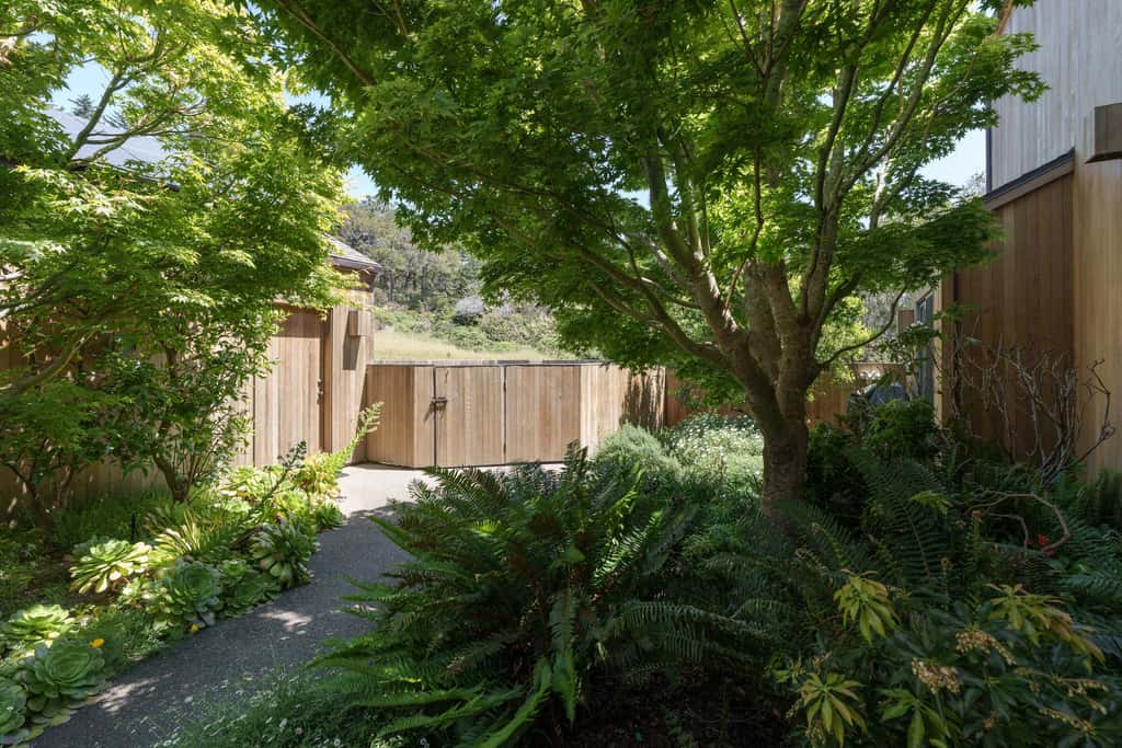 Nowell House - Stunning Oceanfront Sea Ranch home in West Meadow, private hot tub & 3-ensuite bedrooms