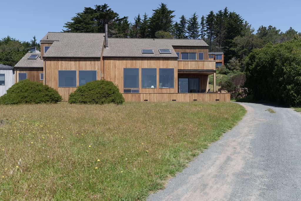 Nowell House - Stunning Oceanfront Sea Ranch home in West Meadow, private hot tub & 3-ensuite bedrooms