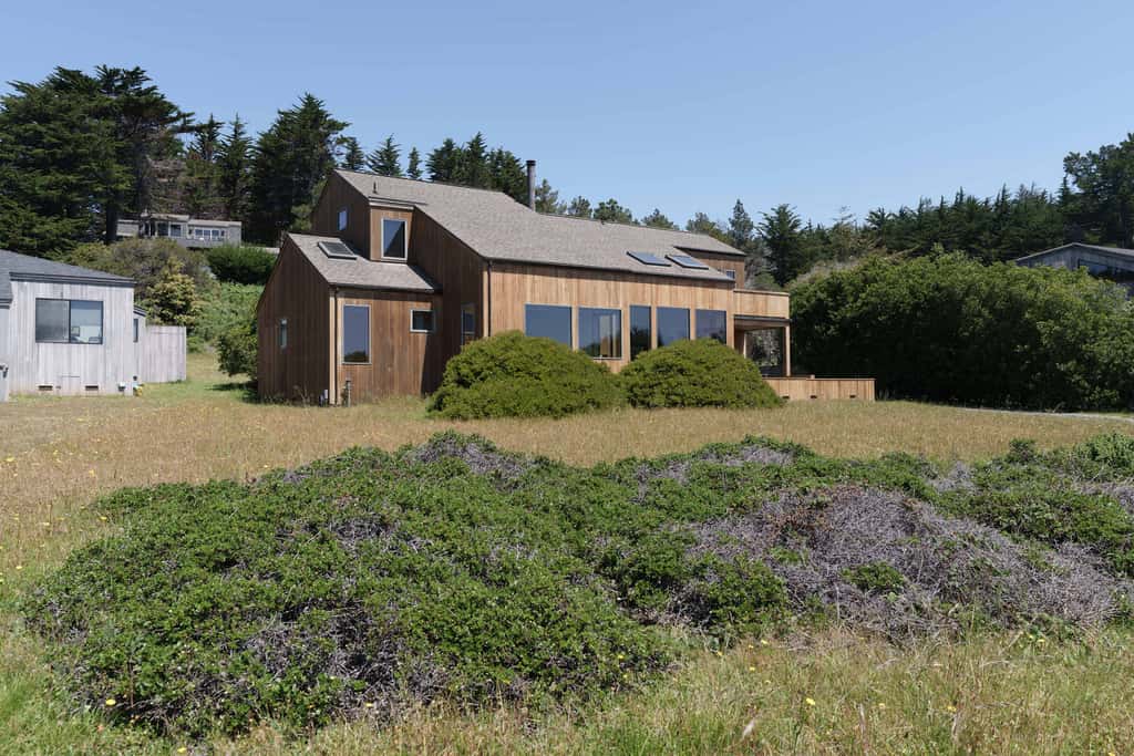 Nowell House - Stunning Oceanfront Sea Ranch home in West Meadow, private hot tub & 3-ensuite bedrooms