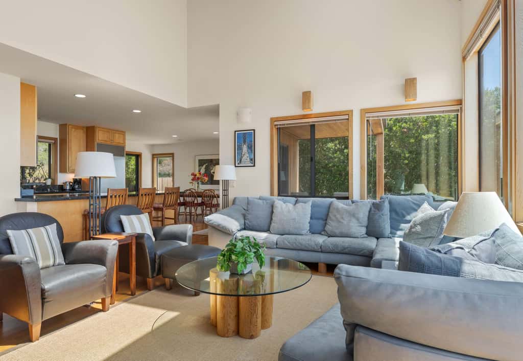 Nowell House - Stunning Oceanfront Sea Ranch home in West Meadow, private hot tub & 3-ensuite bedrooms