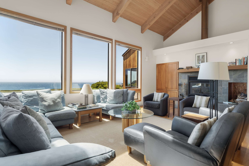 Nowell House - Stunning Oceanfront Sea Ranch home in West Meadow, private hot tub & 3-ensuite bedrooms