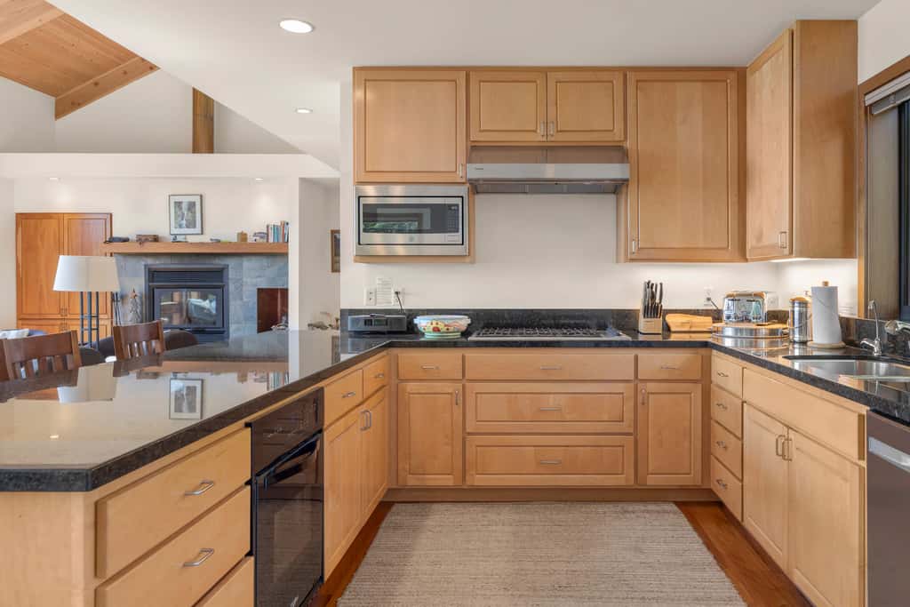 Nowell House - Stunning Oceanfront Sea Ranch home in West Meadow, private hot tub & 3-ensuite bedrooms