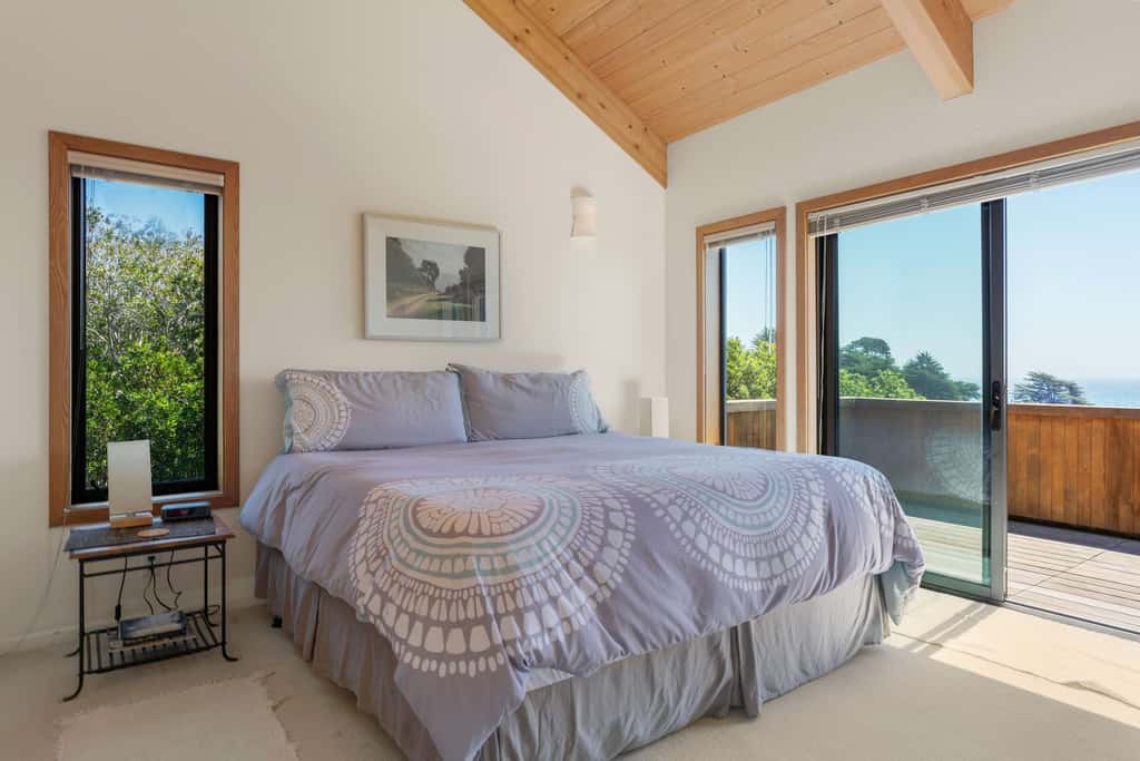 Nowell House - Stunning Oceanfront Sea Ranch home in West Meadow, private hot tub & 3-ensuite bedrooms