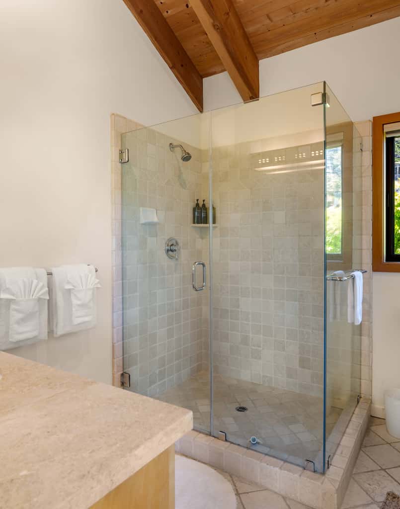 Nowell House - Stunning Oceanfront Sea Ranch home in West Meadow, private hot tub & 3-ensuite bedrooms